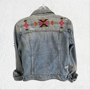 American Eagle AEO Boho Distressed Aztec Jacket M
